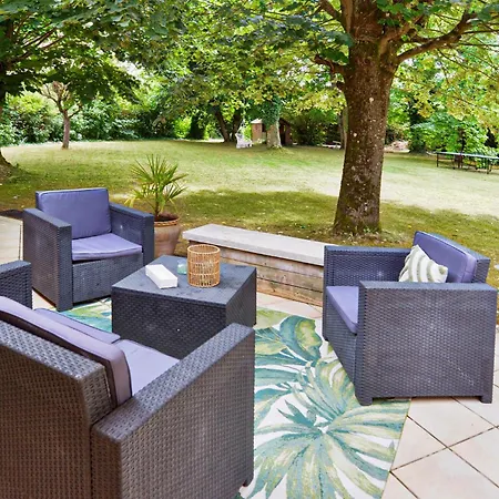 Holiday home Grande Maison Avec Jacuzzi Mandres-les-Roses
