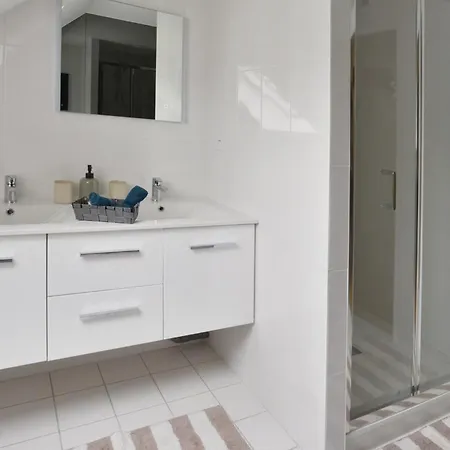 Grande Maison Avec Jacuzzi *
